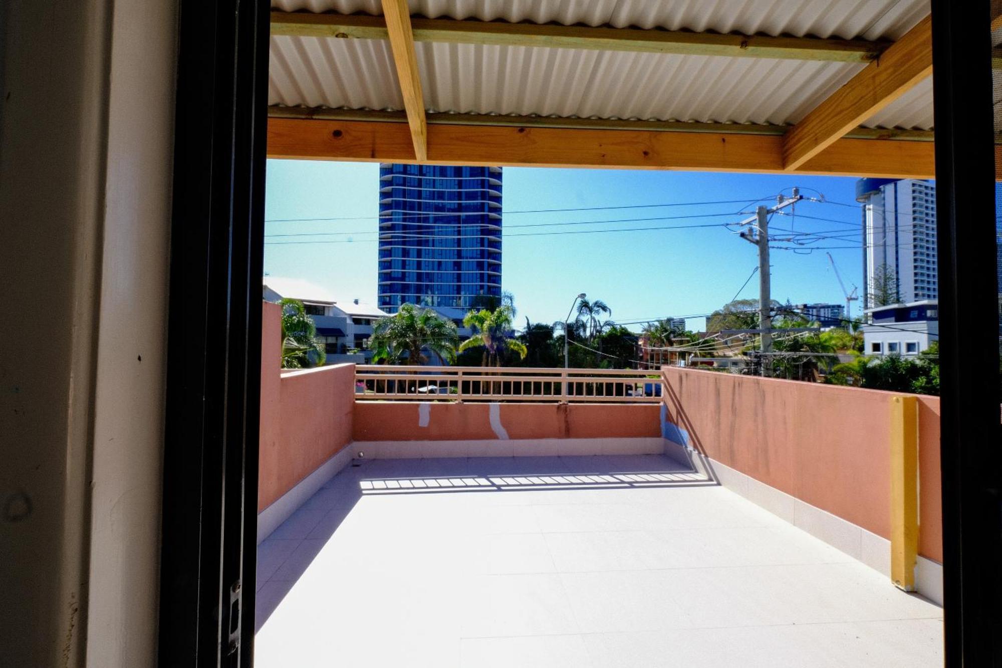 El Dorado Apartment *